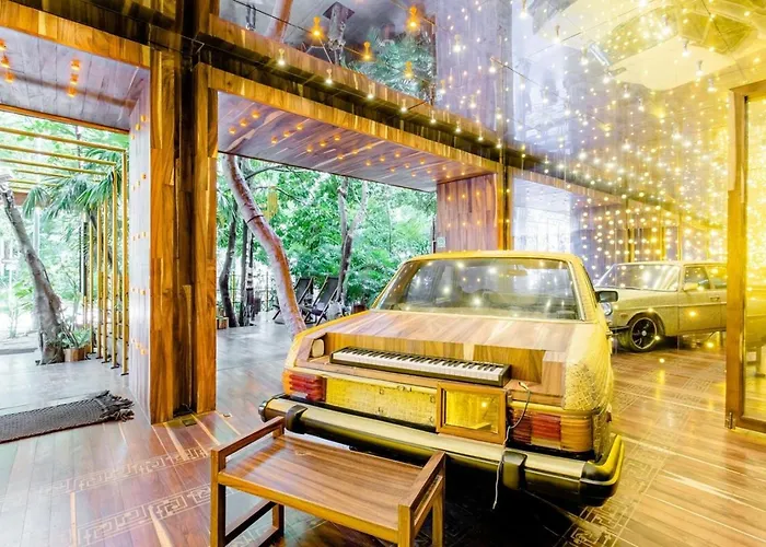 Apartment Location! Steps To Balcony 38st Art Expo *