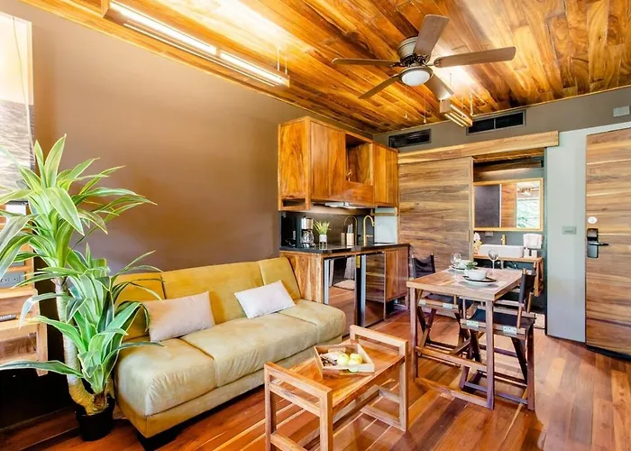 Location! Steps To Balcony 38st Art Expo Apartment Playa del Carmen